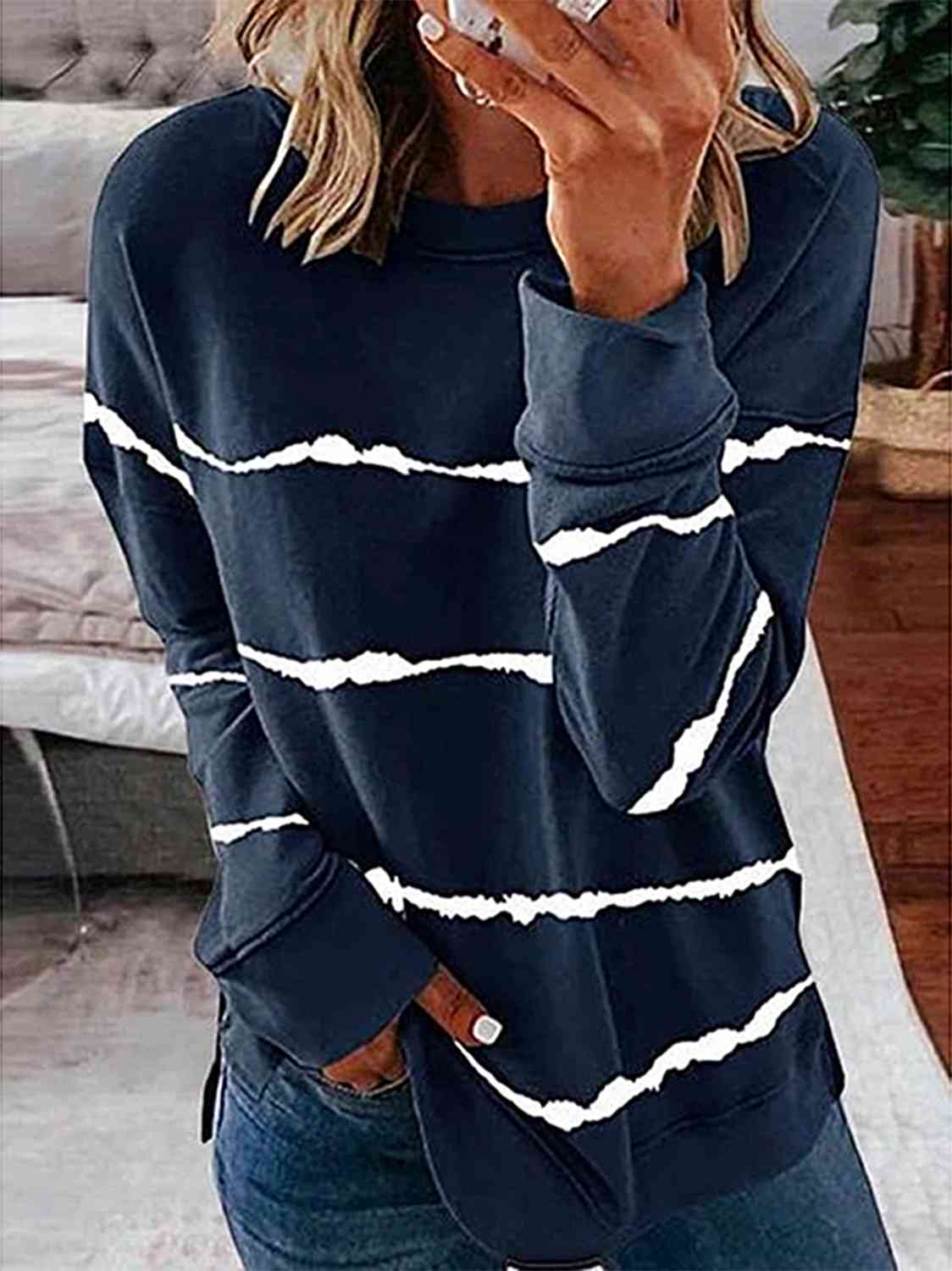 Abstract Striped Round Neck Sweatshirt